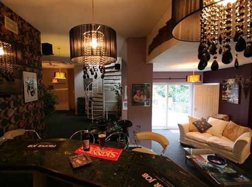 סנט אוסטל Guesthouse Topos מראה חיצוני תמונה